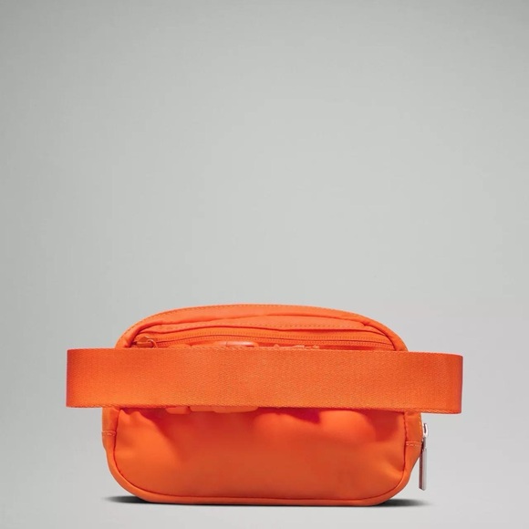 Lululemon Everywhere Belt Bag 1L- Orange Flash - Picture 5 of 8